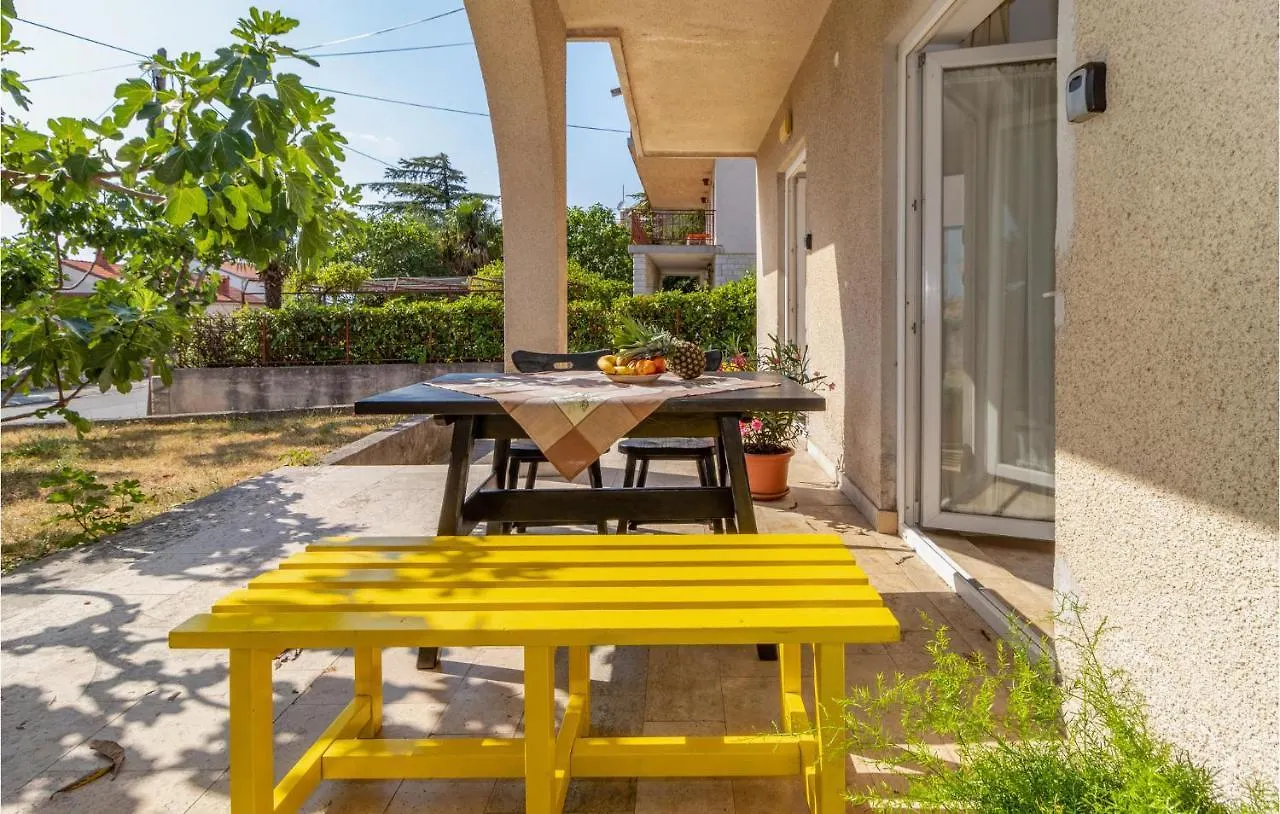 Gorgeous Apartment In Crikvenica With Wifi 0*,
